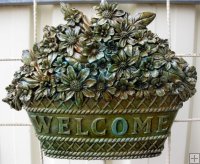 Plaque - Basket Of Flowers Welcome